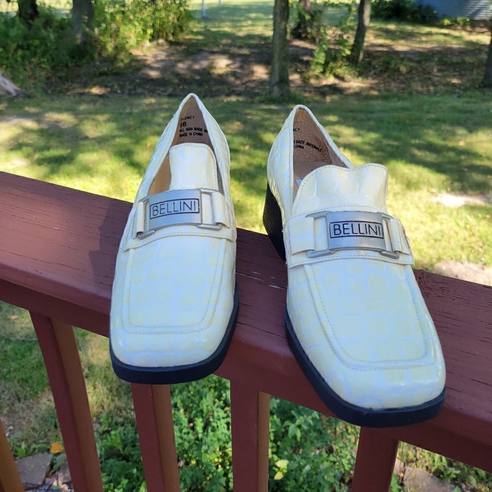 Bellini Ladies Sydney Slip On loafers, cream color, 9B